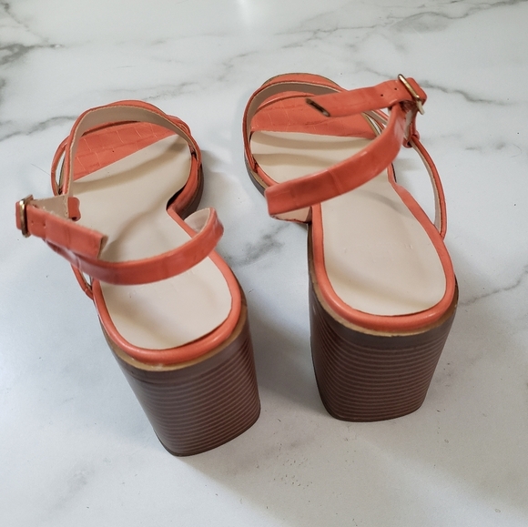 Halston Coral Strappy Block Heel Sandals Sz 9 Vegan Leather Croc - Picture 4 of 10